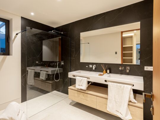 Bathroom2
